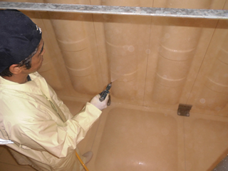 貯水槽清掃：清掃中・消毒中