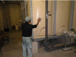 貯水槽清掃：外部清掃